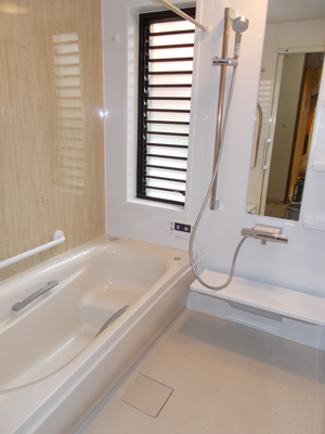 TOTOサザナで心地よい浴室タイムを TOTOサザナで心地よい浴室タイムを